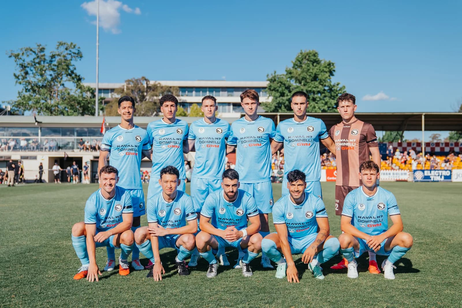 The Sharks' starting team lined up for their photo before kick-off at Deakin Stadium
